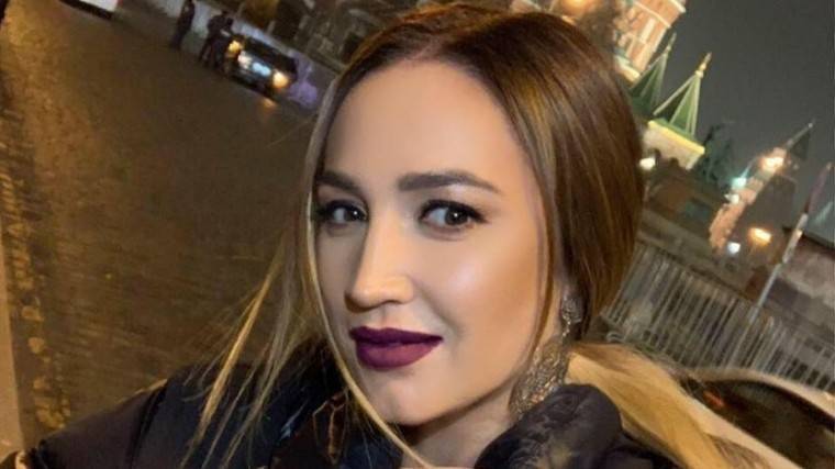 Ольга Бузова - Алла Пугачева - Ксения Собчак - Максим Галкин - Демна Гвасалия - fashion-скандала - 5-tv.ru - Кипр