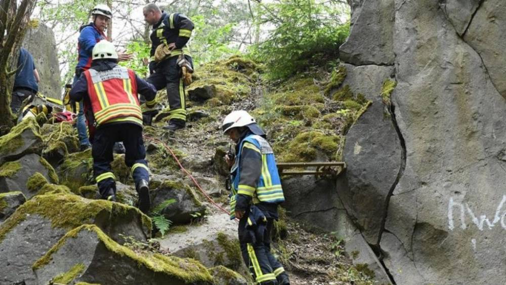 Рейнланд-Пфальц: альпинист погиб под 150-килограммовым обломком скалы - germania.one