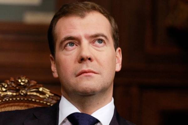 Дмитрий Медведев - Медведев считает важным внедрять инновационные технологии в производство - moneytimes.ru - Россия - Сколково