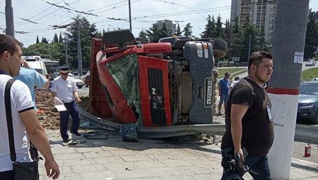 В Алуште перевернулся MAN: пострадали два человека - 7info.ru - Крым - Крым