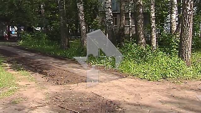 Жители Рязани возмутились "заплаткой" вместо дороги - ren.tv - Рязань
