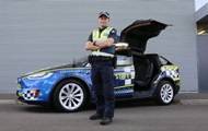 Полиция Австралии пересаживается на Tesla - korrespondent.net - Австралия