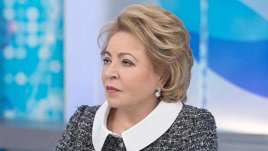 Валентина Матвиенко - Матвиенко сравнила языковую ситуацию на Украине и в России - iz.ru - Россия - Украина - Киев