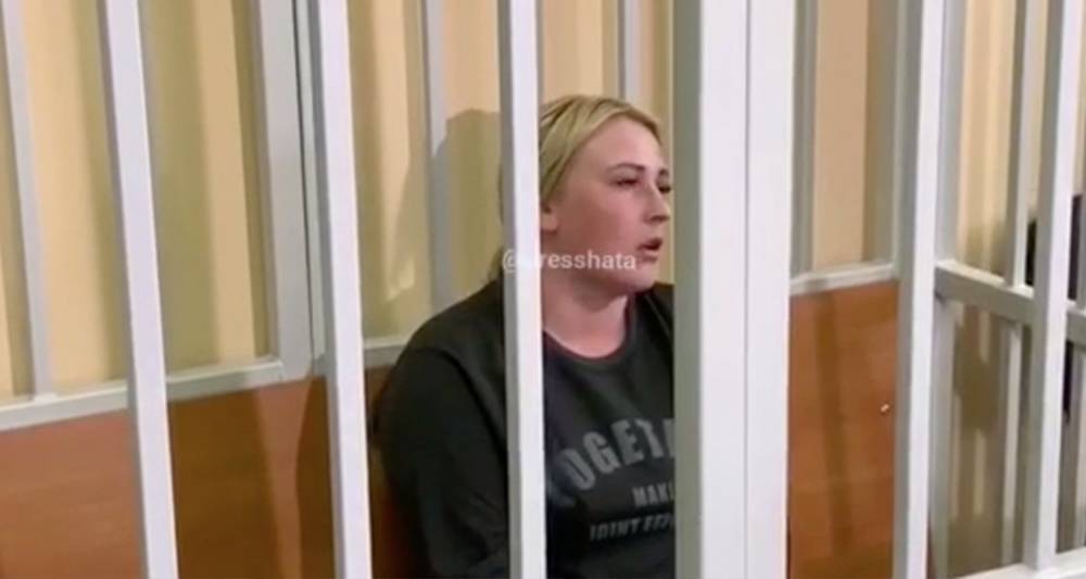 Суд арестовал женщину, бросившую детей в хостеле - m24.ru - Украина