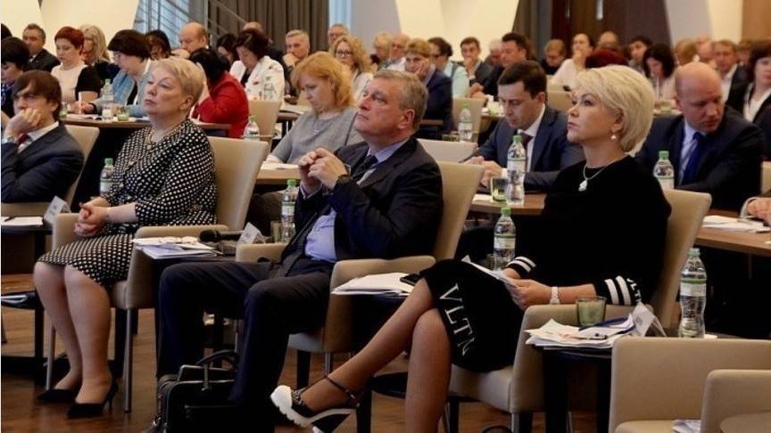Ольга Васильева - Татьяна Яковлева - Игорь Васильев - Игорь Васильев: Будущее нашей страны определяет уровень квалификации учителей - 1istochnik.ru - Россия - Московская обл. - Кировская обл.