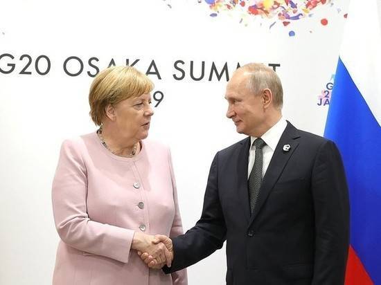Владимир Зеленский - Владимир Путин - Ангела Меркель - Штайнмайер Франк-Вальтер - Путин подсказал правильное место «потерявшейся» Меркель - vestirossii.com - Россия - Украина - Германия