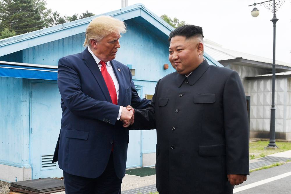 Ким Ченын - Donald J.Trump - Трамп встретился с Ким Чен Ыном на границе между двумя Кореями - rtvi.com - Китай - Южная Корея - КНДР - Япония - Корея - Сингапур - Ханой