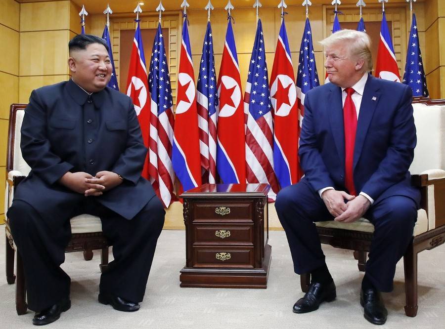 Дональд Трамп - Владимир Путин - Ким Ченын - Трамп встретился с Ким Чен Ыном на межкорейской границе - m24.ru - США - Сирия - Украина - КНДР - Венесуэла - Иран - Корея