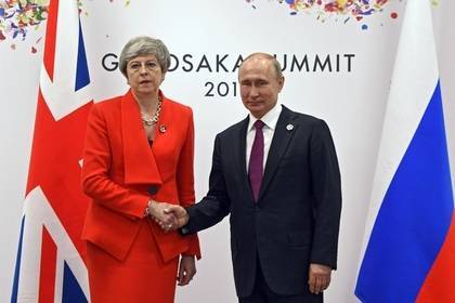 Владимир Путин - Дмитрий Песков - Тереза Мэй - Юлий Скрипаль - Сергей Скрипаль - В Кремле рассказали о жестком и откровенном разговоре Путина и Мэй - lenta.ru - Москва - Россия - Англия - Лондон - Солсбери
