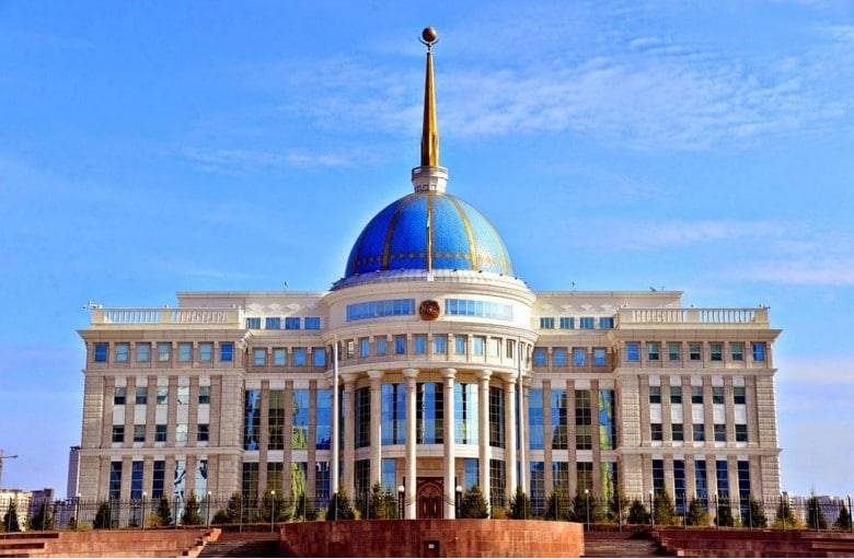 Ерлан Тургумбаев - Почему полицейские оцепили площадь перед Акордой, объяснил глава МВД - nur.kz - Казахстан