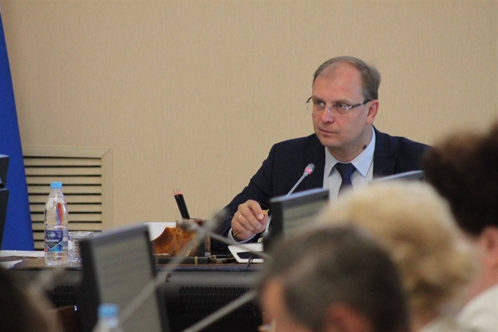 Александр Смекалин - Без квадратов. В региональном правительстве одобрили изменения капитала «Семья» - ulpravda.ru