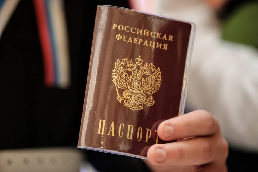 Максим Акимов - В России разработали два варианта электронных паспортов - m24.ru - Россия