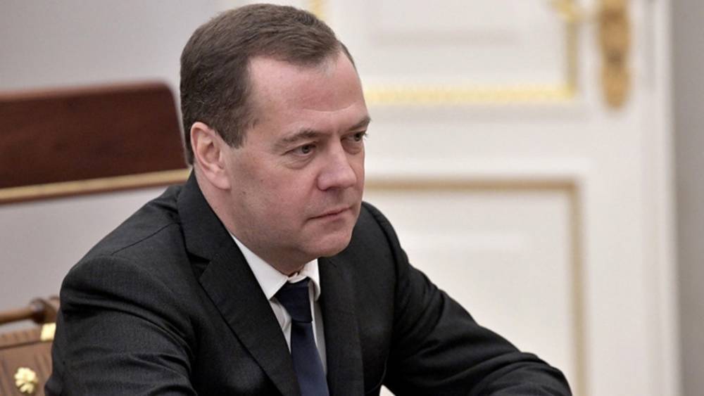 Владимир Путин - Дмитрий Медведев - План "регуляторной гильотины", которая "изменит мышление предпринимателей" в России, утвержден - tsargrad.tv