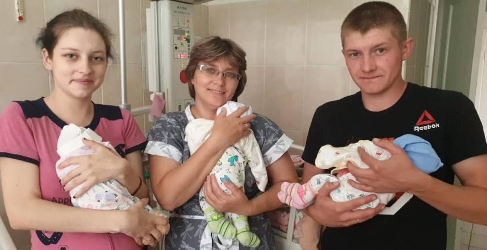 Тройню родила студентка колледжа в День защиты детей в Лисаковске (фото) - nur.kz - Костанай