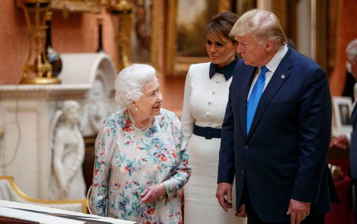 Дональд Трамп - Елизавета II - Трамп заснул во время спича Елизаветы II на самом интересном месте — видео - ru.armeniasputnik.am - США - Англия