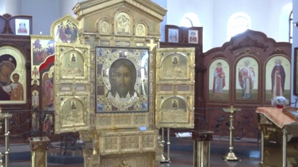 Сотни верующих пришли поклониться иконе "Спас Нерукотворный" на Мамаев Курган. Видео - tsargrad.tv - Россия - Царьград - Волгоград