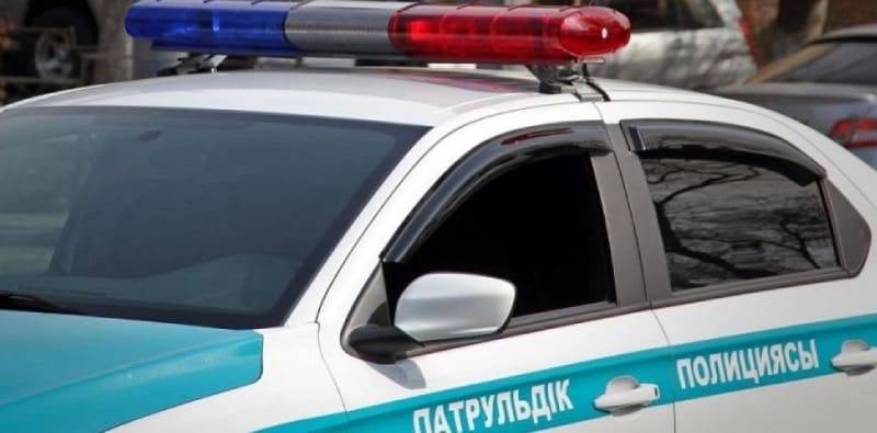 Петр Карандашов - Два полицейских авто приехали задержать девушку с детьми, не заплатившую в автобусе в Нур-Султане - nur.kz - Нур-Султан
