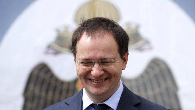 Элтон Джон - Владимир Мединский - Мединский: Прокатчички «Рокетмена», вырезавшие из фильма несколько сцен, действовали законно - theins.ru - Россия