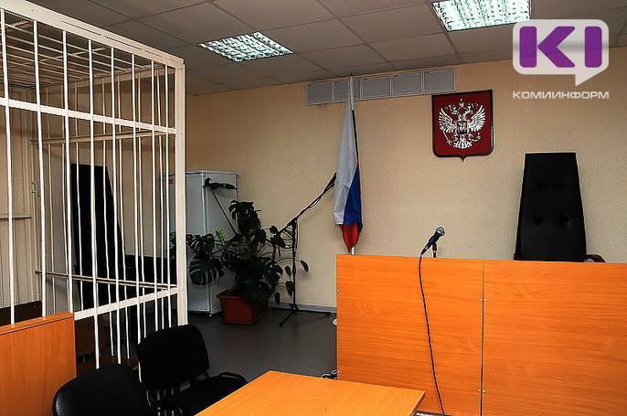В Инте мужчина похитил у собутыльника сотовый и перевел с него деньги на карту сожительницы - komiinform.ru - Россия - респ. Коми
