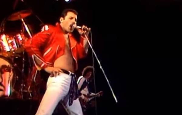 Фредди Меркьюри - Queen показала видео Fat Bottomed Girls с Меркьюри - glob-news.ru