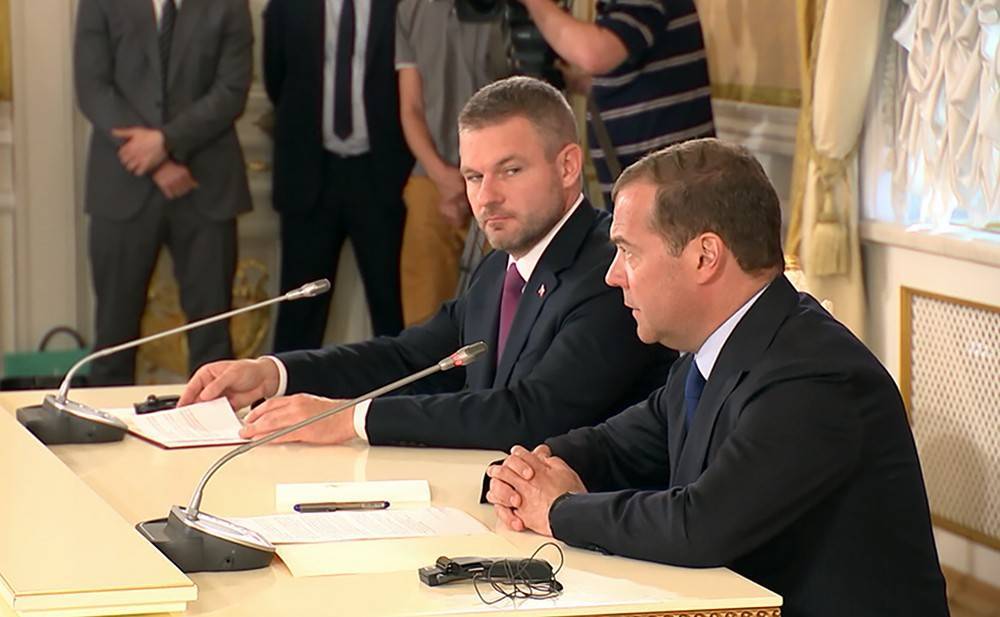 Дмитрий Медведев - Петер Пеллегрини - Медведев назвал условия сохранения транзита газа через Украину - tvc.ru - Москва - Россия - Украина - Киев - Словакия