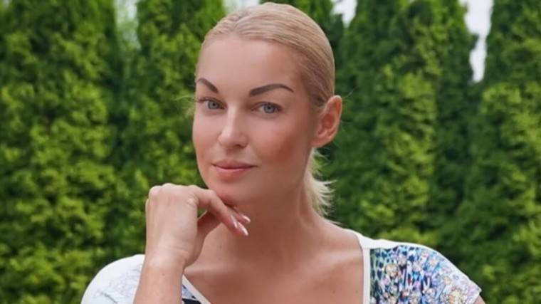 Анастасия Волочкова - Волочкова бесплатно покажет жителям Анапы воздушный номер с&nbsp;клоуном - 5-tv.ru - Россия - Анапа