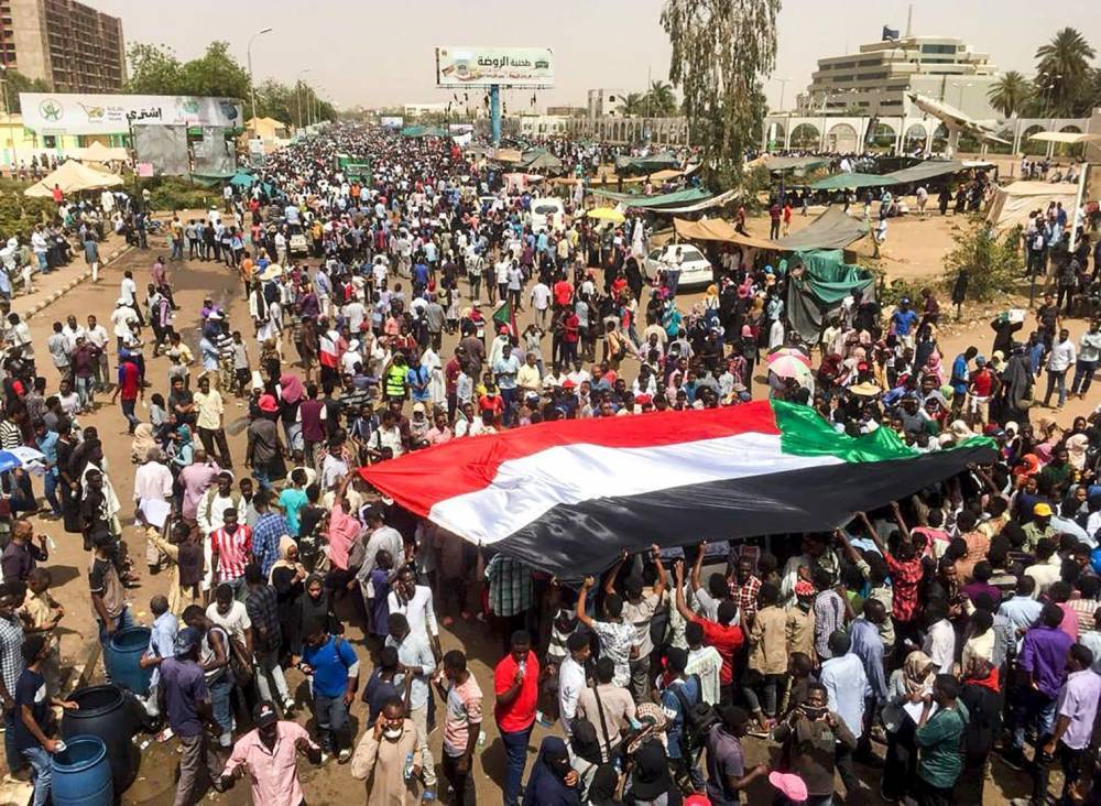 Омар Аль-Башир - Дестабилизация в Судане выгодна внешним силам из-за природных ресурсов страны - news-front.info - Россия - Судан
