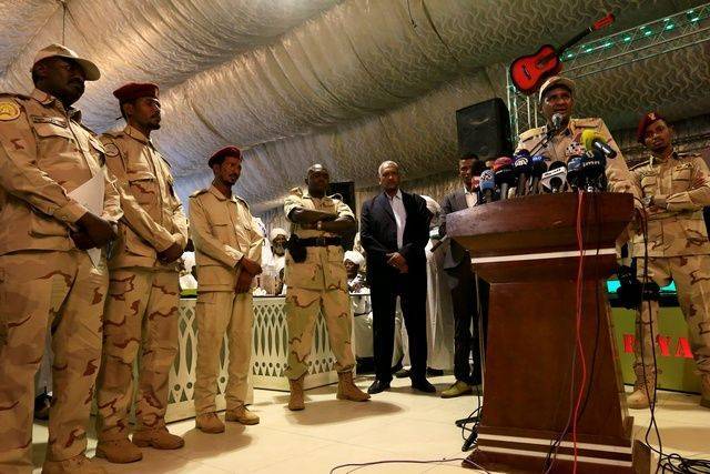 Омар Аль-Башир - Военный совет Судана пообещал провести в стране честные выборы - aif.ru - Судан