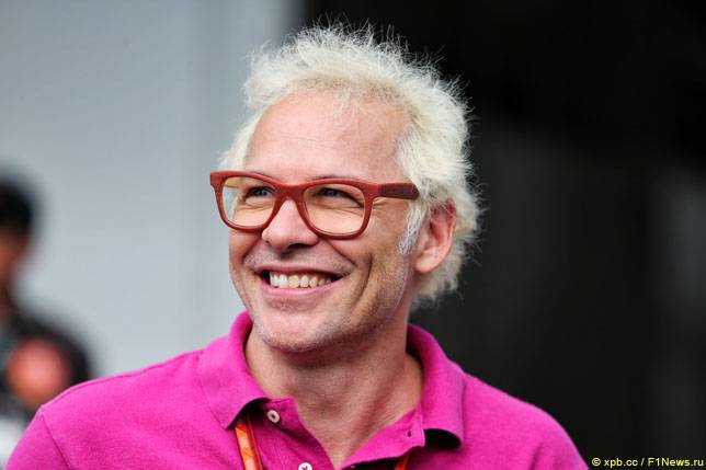 Жак Вильнев - Вильнев: Гонщики не могут отказывать в автографе - f1news.ru