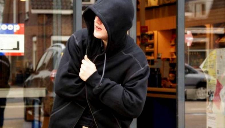 Покупатель выкрутил продавцу палец, когда его уличили в краже масла - 365news.biz - Россия - Карелия - Петрозаводск