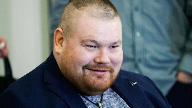 Вячеслав Дацик - Дацик ворвался в&nbsp;офис «Яблока» с&nbsp;обвинениями в&nbsp;гей-пропаганде&nbsp;— видео - 5-tv.ru - Санкт-Петербург - район Невский