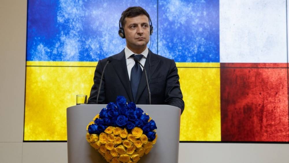 Владимир Зеленский - Дональд Туск - Святослав Цеголко - Команды Зеленского и Порошенко устроили словесный батл из-за "плагиата" - tsargrad.tv - Украина