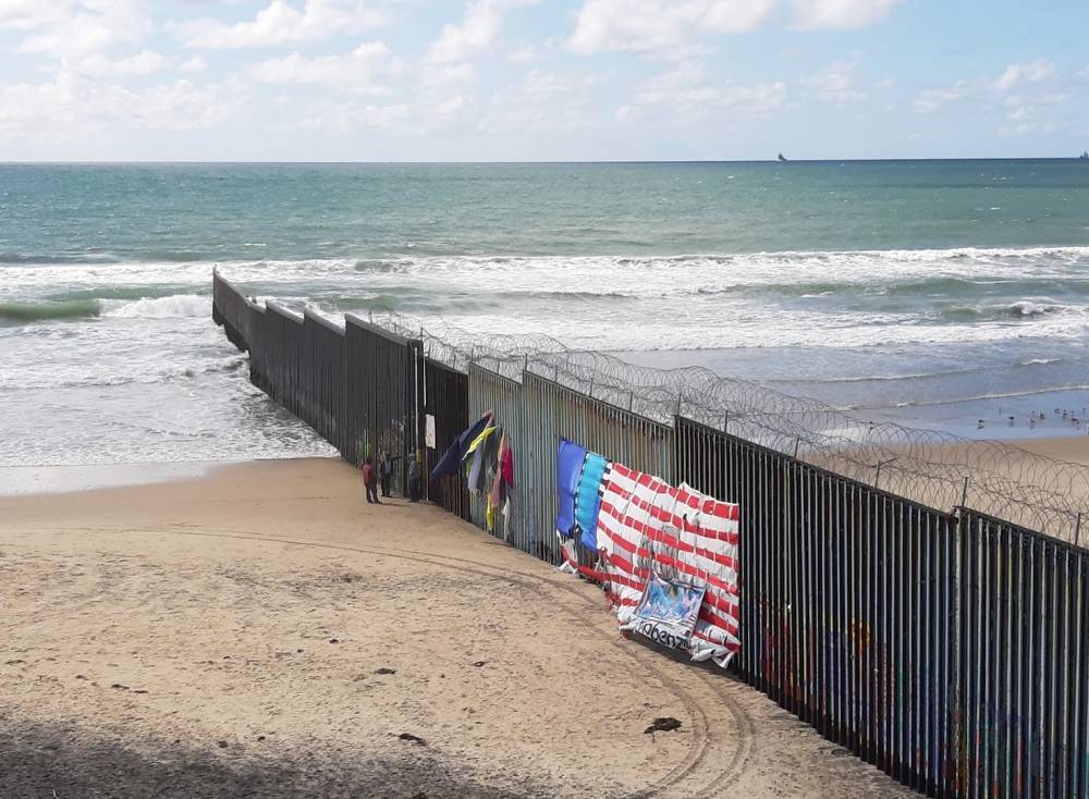 Дональд Трамп - Мануэль Лопес Обрадор - Андрес Мексик - США и Мексика не достигли соглашения по вопросу иммигрантов и пошлин - ren.tv - США - Мексика