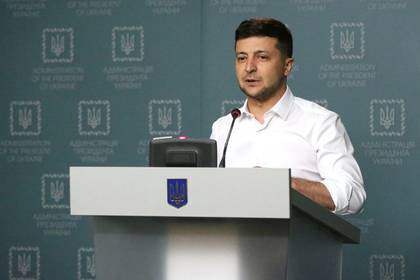 Владимир Зеленский - Руслан Хомчак - Зеленский попросил у США новое оружие - lenta.ru - США - Украина