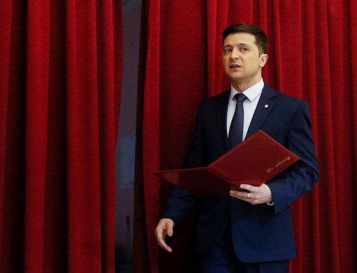 Владимир Зеленский - Владимир Олейник - СМИ задают Зеленскому вопросы, на которые у него нет ответов - news-front.info - Украина - Брюссель
