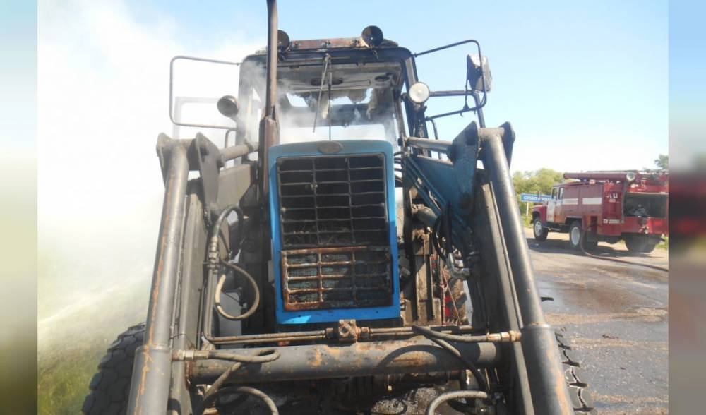 В Сычевском районе на ходу загорелся трактор - readovka.ru - Белоруссия