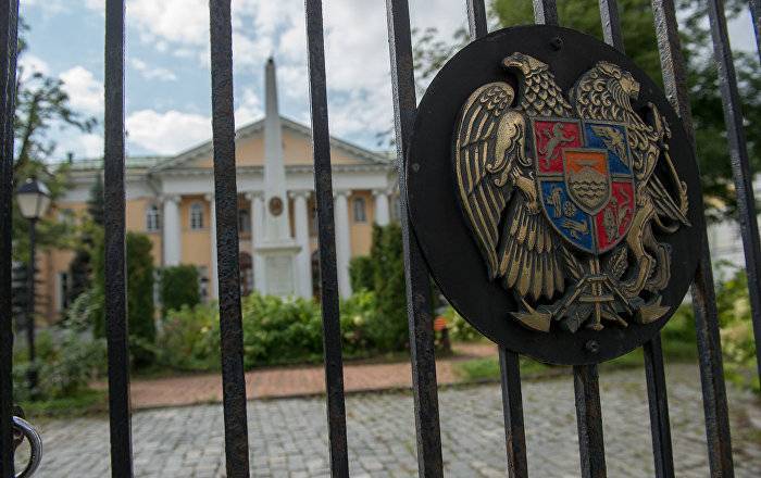 Зограб Мнацаканян - МИД Армении считает необходимостью наличие двух диппредставительств в России - ru.armeniasputnik.am - Москва - Россия - Армения
