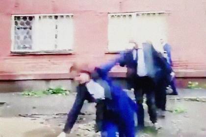 Оксана Фадина - Исчезновение видео падения российского мэра в лужу объяснили грозой - lenta.ru - Омск