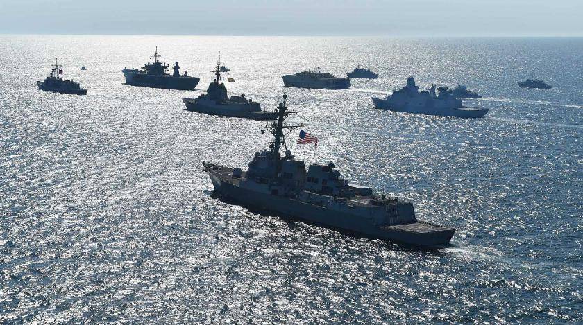 Боевые корабли НАТО вторглись в воды Балтики - utro.ru - США - Дания