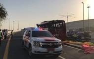 В Дубае туристический автобус попал в аварию: 15 жертв - korrespondent.net - Мексика - Пакистан