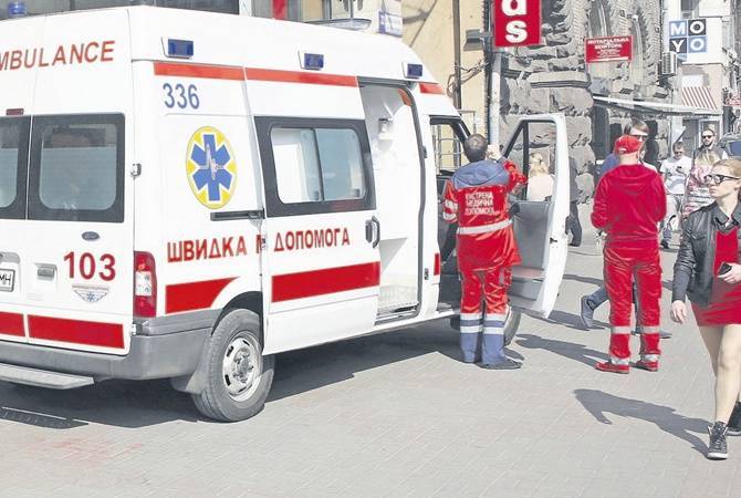 В центре Львова часть фасада здания упала на голову женщине - novorosinform.org - Львов