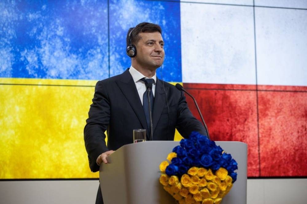 Владимир Зеленский - Петр Порошенко - "Я не могу": Зеленский ответил на петицию о своей отставке - nur.kz - Украина
