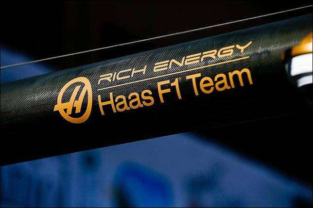 В Rich Energy удалили логотипы с машин Haas F1 - f1news.ru - Канада - Монако