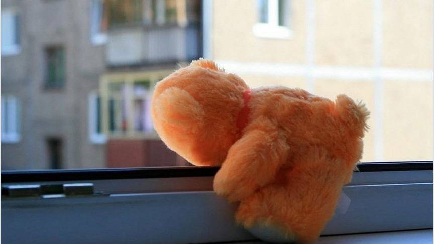 В Кирове из окна выпал 2-летний мальчик - 1istochnik.ru - Кировская обл.