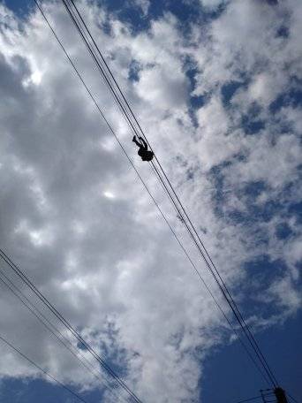 Анастасий Голичев - В Башкирии мужчина повис на высоте 30 метров - gorobzor.ru - Башкирия - район Кугарчинский