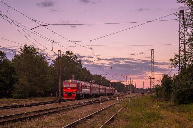 Из-за жары пассажиры электричек Ленинградского направления получают воду - aif.ru - Зеленоград