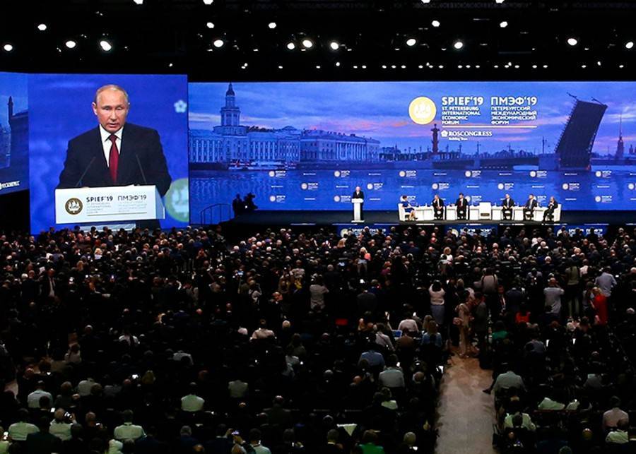 Владимир Путин - Путин призвал оградить товары первой необходимости от торговых войн - m24.ru - Россия