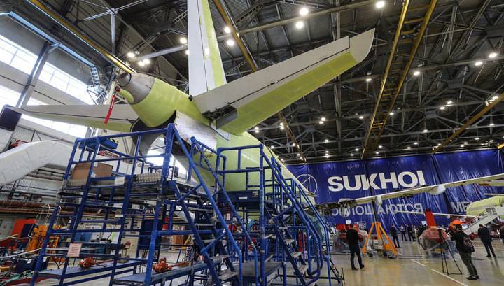 Евгений Дитрих - Юрий Слюсарь - ОАК: SSJ-100 соответствует всем стандартам безопасности - vesti.ru - Москва - Россия - Мурманск