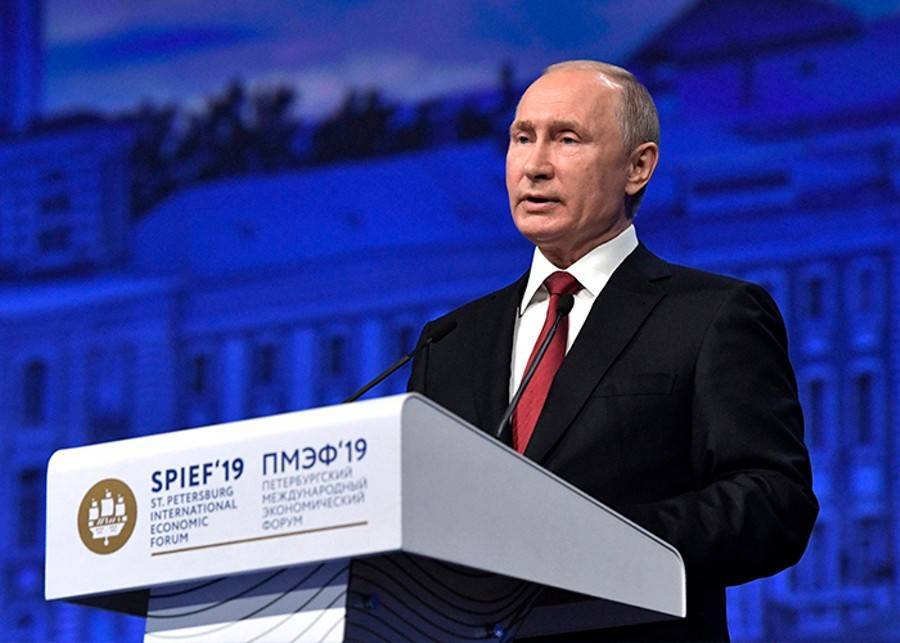 Владимир Путин - Путин ответил китайской пословицей на вопрос о схватке за первенство - m24.ru - Россия