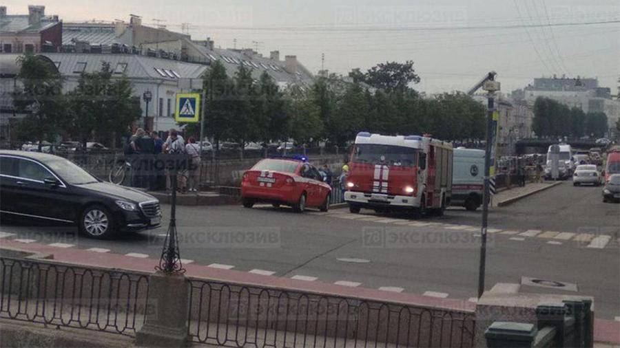 Катер врезался в опору моста в Петербурге - iz.ru - Южная Корея - Санкт-Петербург - Венгрия